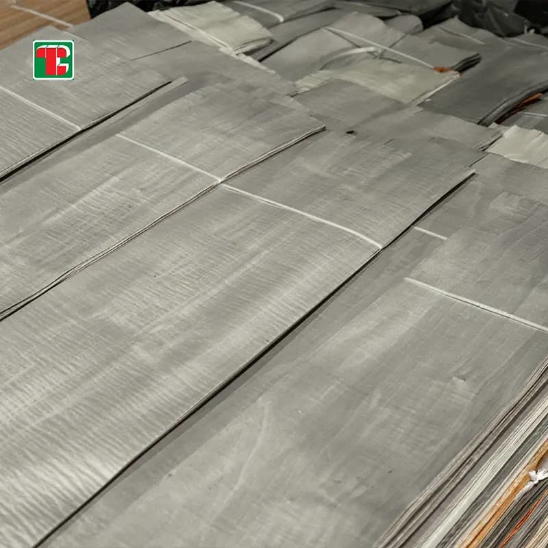 Quarter Cut Maple Natural Wood Veneer Sheets for furniture, doors and decorative panels 2
