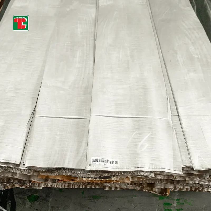 Quarter Cut Maple Natural Wood Veneer Sheets for furniture, doors and decorative panels 5
