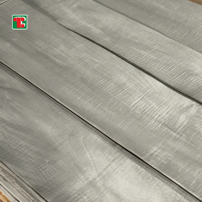 Quarter Cut Maple Natural Wood Veneer Sheets for furniture, doors and decorative panels