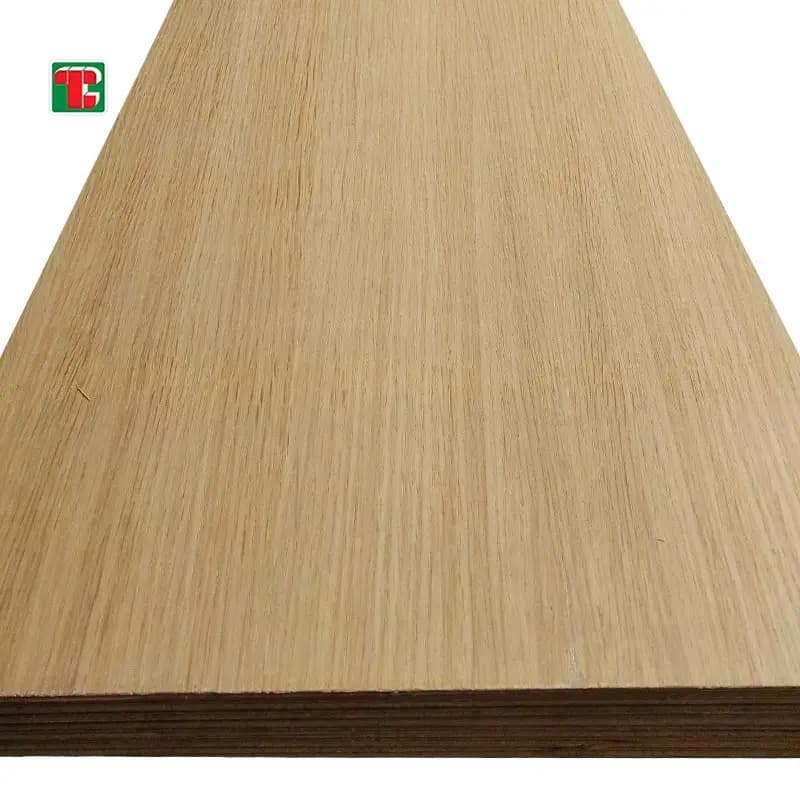 Quarter Cut White Oak Veneer Plywood panel with straight grain