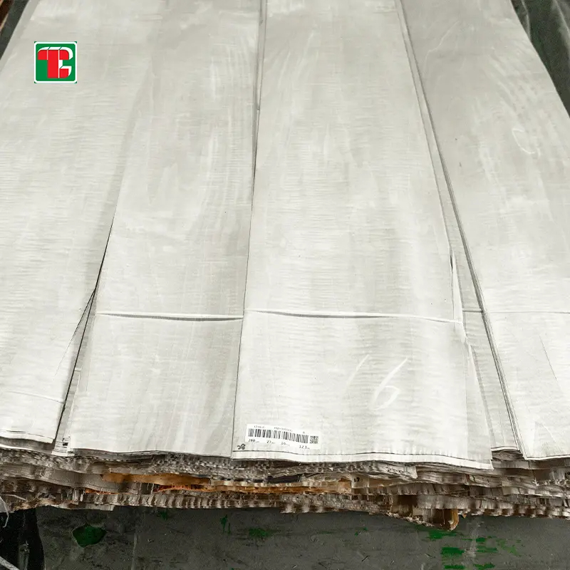 Quarter Cut Maple Natural Wood Veneer Sheets for furniture, doors and decorative panels 5