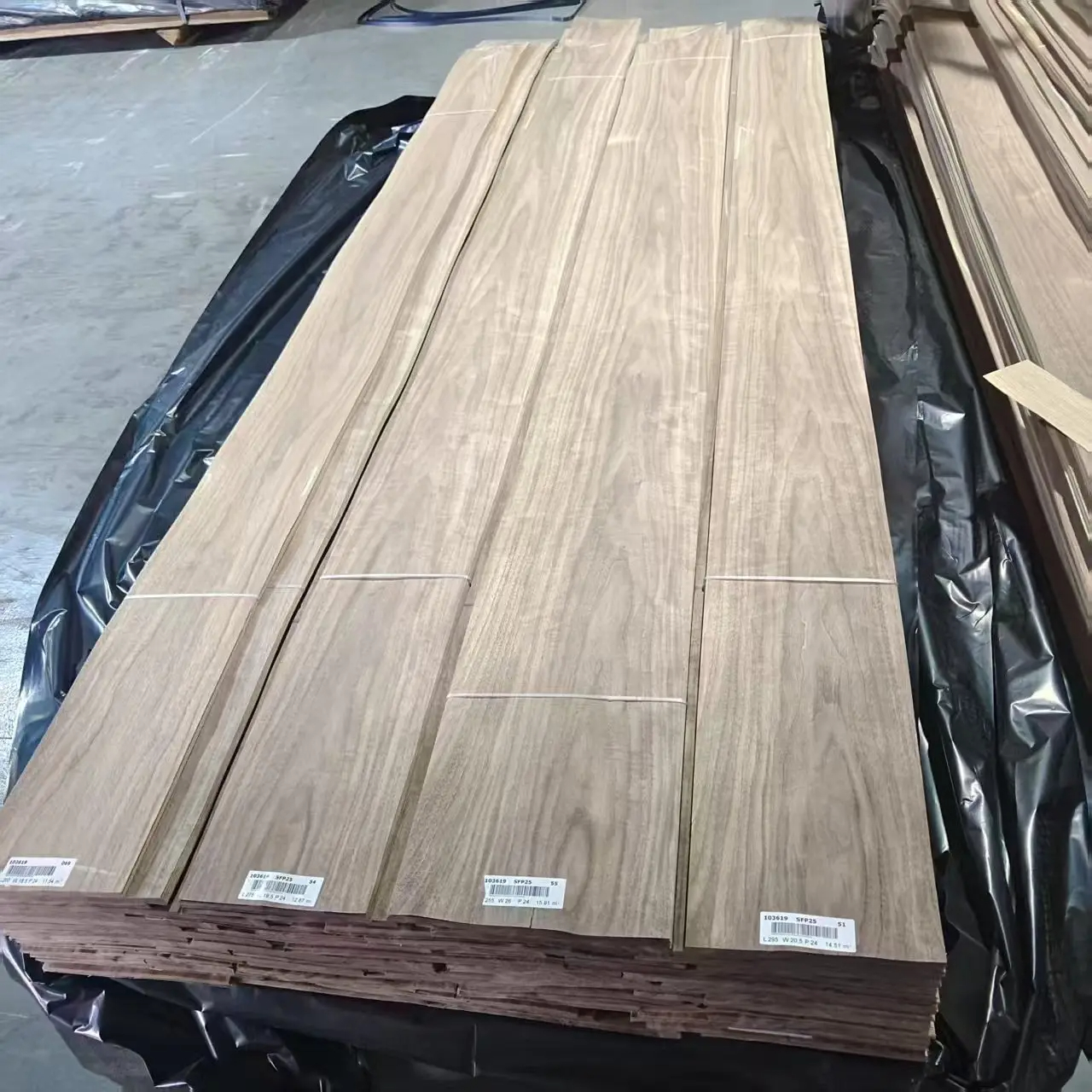 Quarter Sawn American Black Walnut Natural Wood Veneer for furniture, doors and decorative panels 3
